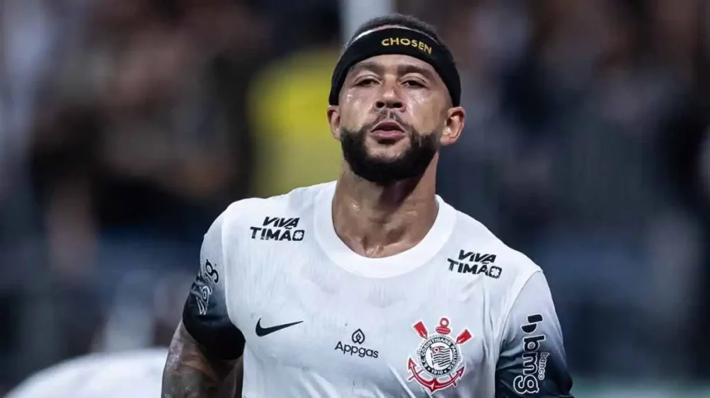 Corinthians nega intermediação em contratação de Depay após notificação de empresário