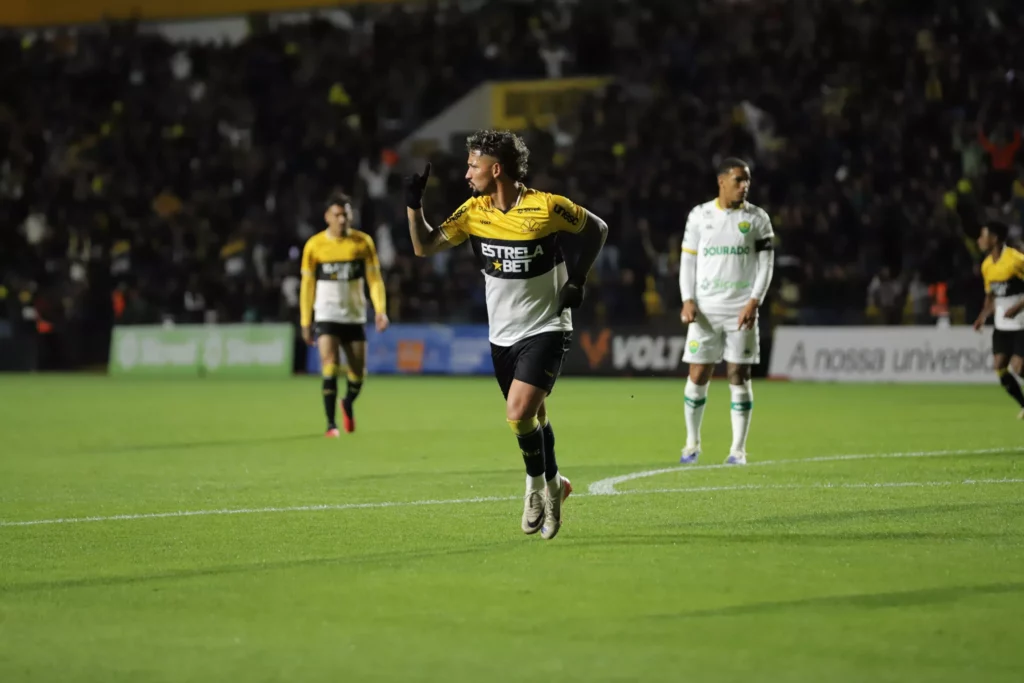 Atacante do Cuiabá minimiza derrota: "Série B é equilibrada" 2 Criciúma bate Cuiabá Série B