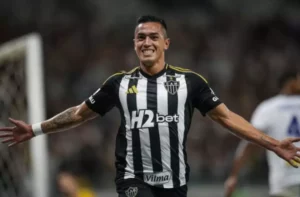 Cuello volta a desfalcar Atlético-MG por lesão muscular; gripe tira Júnior Santos