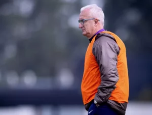 Corinthians faz treino tático e participa de workshop sobre manipulação de resultados