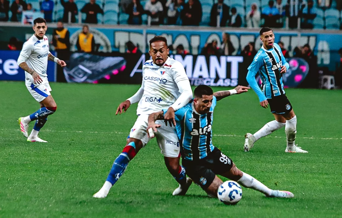Grêmio 2 x 1 Fortaleza – Braithwaite faz dois e Imortal reage no Brasileirão