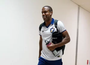 Volante do Retrô projeta melhora na Série C: 