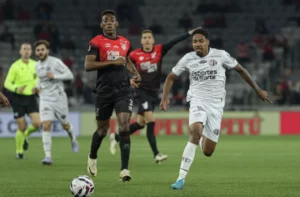 Athletico 1 x 1 Ferroviária - Locomotiva dorme fora do Z-4