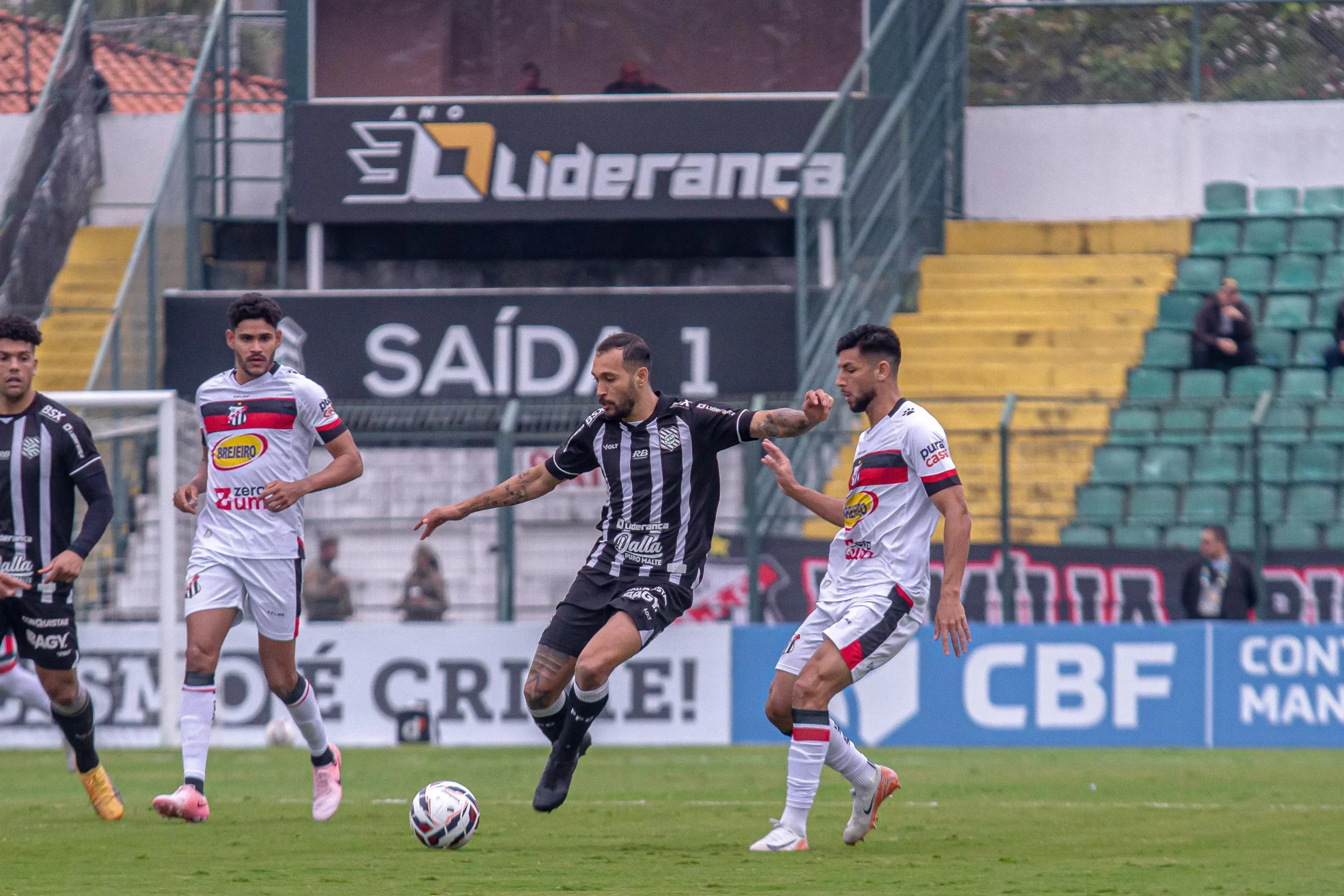 Figueirense 1 x 2 Anápolis - Galo deixa Z-4 da Série C 3 Figueirense Anápolis Série C