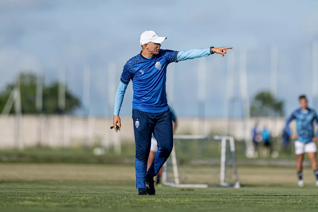 CSA ganha novidades e terá força máxima contra Caxias na Série C 2 Higo Magalhães força máxima CSA