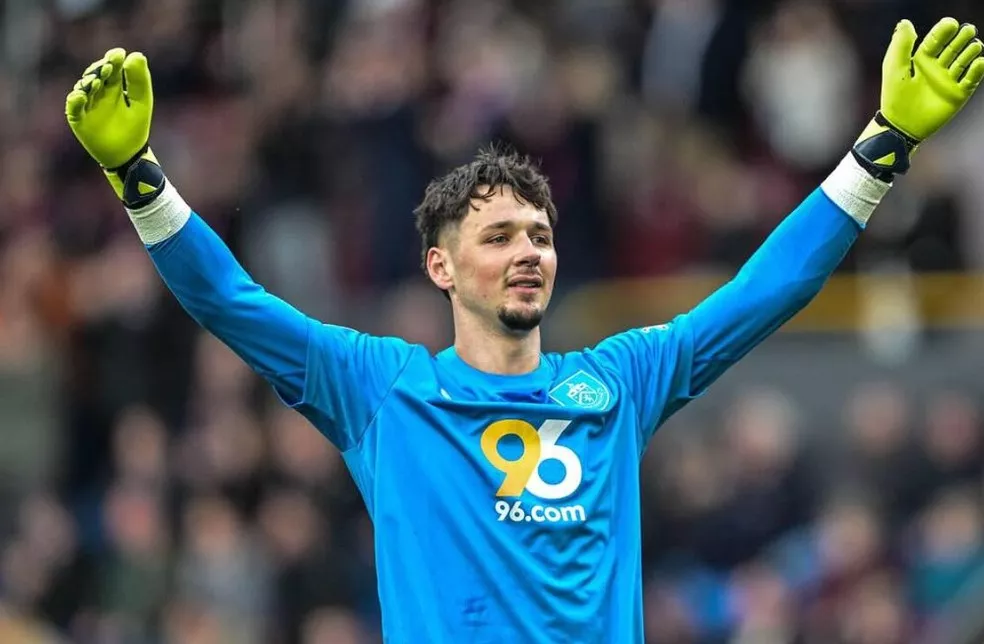 Manchester City anuncia goleiro Trafford por R$ 200 milhões