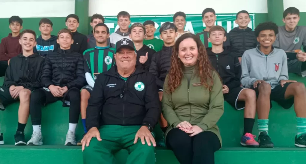 Onde Muitos Gritam, Ela Escuta: A Terapeuta Que Entrou em Campo Para Mudar o Jogo!