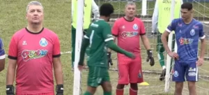 Só no FI: Time pega goleiro de 44 anos na várzea, vence e deixa lanterna da Série B Catarinense