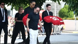 Emoção e homenagens marcam funeral de Diogo Jota e André Silva