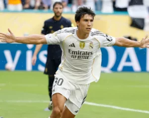 Joia da base do Real Madrid brilha e vira 'sombra' para Endrick