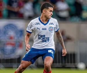 Meia do Bahia prevê decisão quente na Colômbia pela Sul-Americana: “Temos uma equipe madura” 