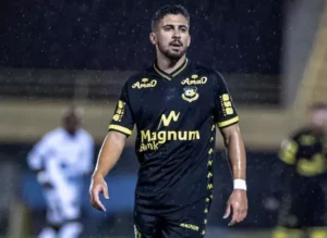 Ponte Preta se afasta de Luiz Filipe e monitora mercado por ponta