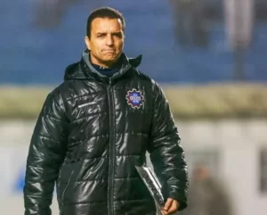 Caxias, do técnico Júnior Rocha, vira e se classifica com cinco rodadas de antecedência na Série C