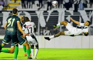 Por que Alberto Valentim contraria a maioria na Ponte Preta?