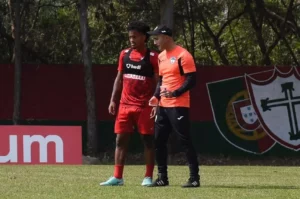 Jovem da base comemora fase na Portuguesa antes de duelo com o Boavista