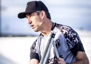 Técnico do Ceará celebra classificação na Copa do Nordeste: 