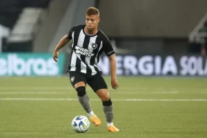 Juventude anuncia Lucas Fernandes e busca goleiro para Série A