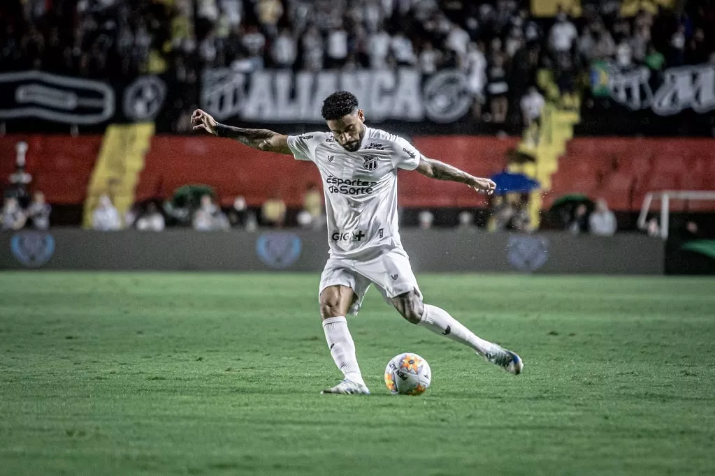 Lateral do Ceará exalta classificação na Copa do Nordeste: “Sport é muito forte”