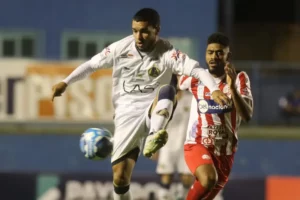 Goiás encaminha a contratação de lateral ex-Atlético-GO