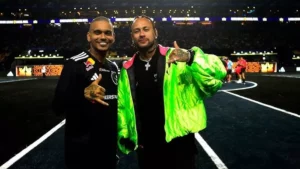 Jogadores do time de Neymar na Kings League treinam com elenco do Santos