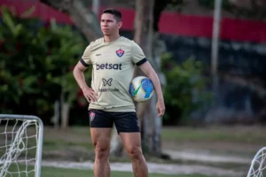 Atacante do Vitória vê evolução sob novo comando: 