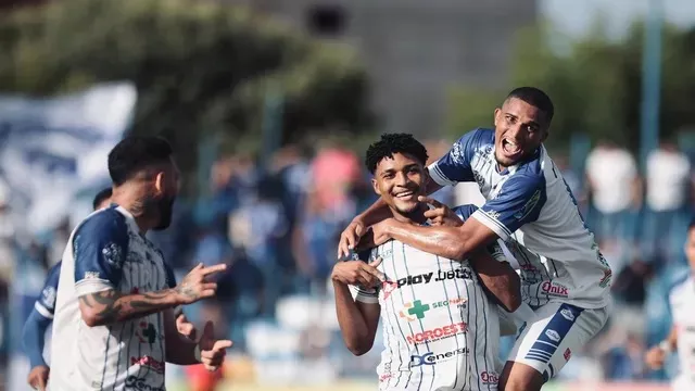 Parnahyba-PI 2 x 0 Iguatu-CE - Tubarão entra no G-4 na Série D 1 Parnahyba bate Iguatu Série D
