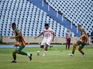 SÉRIE D: Goleada de 7 a  0 e liderança da Aparecidense-GO