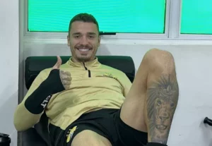 Lateral do Criciúma se recupera de cirurgia no joelho