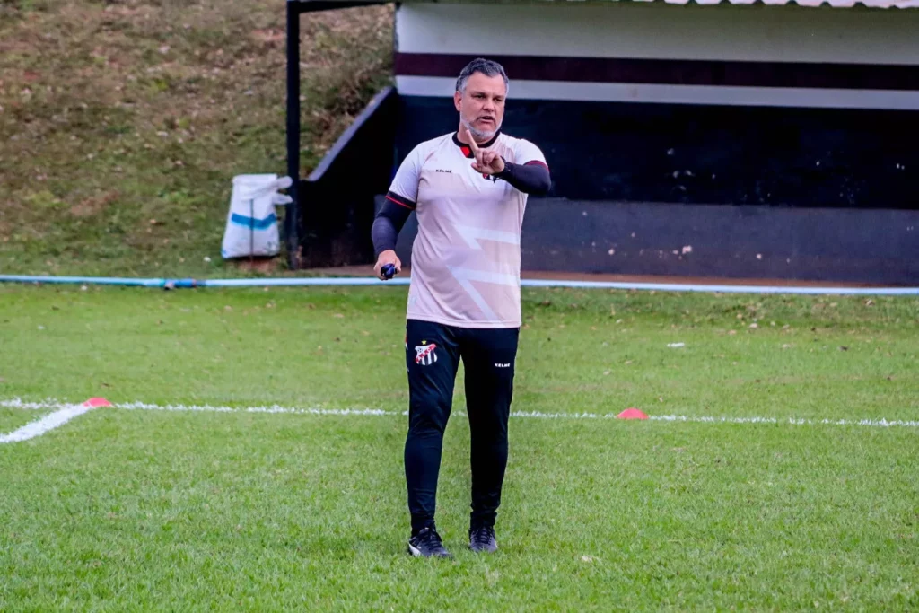 EXCLUSIVA! Técnico do Anápolis celebra ‘nó tático’ no Guarani e crava permanência na Série C