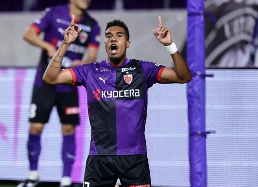 Com contrato no fim, atacante brasileiro pode estar de saída do Kyoto Sanga