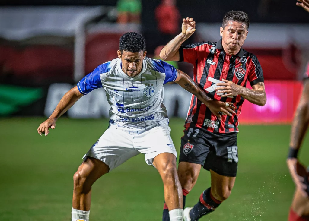 Herói do Confiança exalta classificação na Copa do Nordeste: "Fui muito feliz" 2 Vitória Confiança Copa do Nordeste