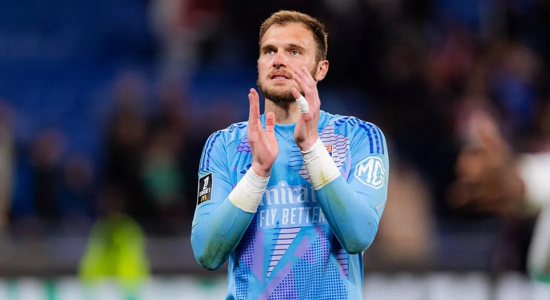 Leeds acerta com Lucas Perri e Botafogo fica sem parte da venda