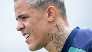 Volante do Coritiba retorna de suspensão contra o Amazonas