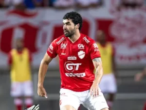 Bruno Mendes projeta sequência do Vila Nova na Série B: 