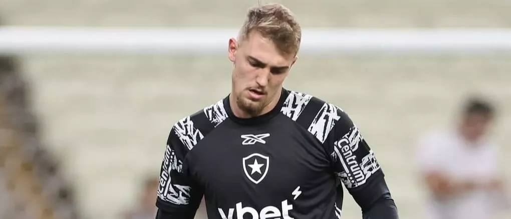 Clube saudita negocia o empréstimo de goleiro do Botafogo