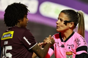 Federação Paulista usa tecnologia inédita com câmera do árbitro