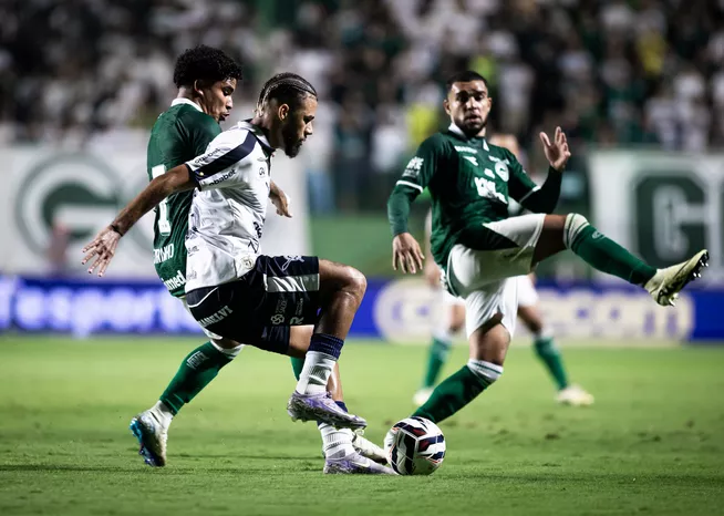 Série B: Zagueiro do Goiás retorna após 50 dias afastado 2 Esmeraldino finaliza o turno conquistando o título simbólico (Foto: Rosiron Rodrigues – Goiás)