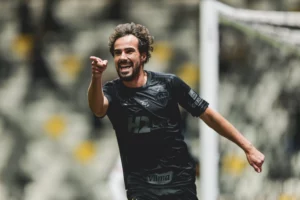 BRASILEIRÃO: Fla segue líder, Galo se reabilita e Timão e Verdão buscam o empate