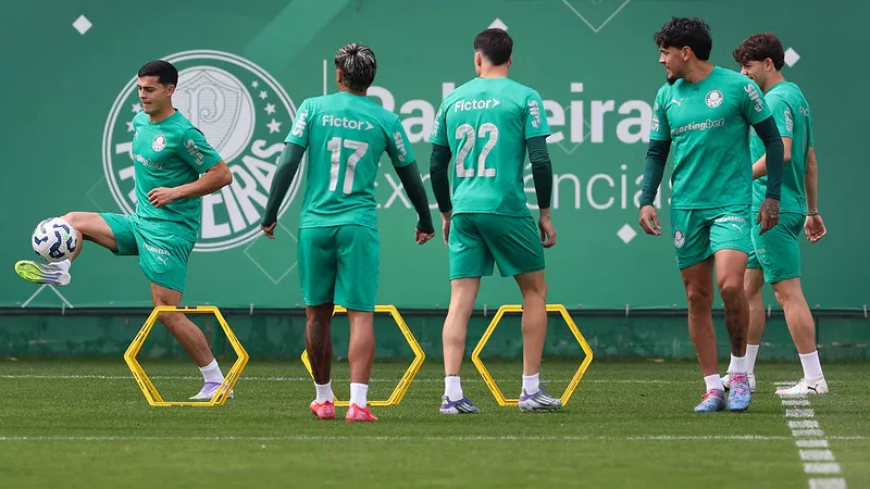Palmeiras treina com desfalques e Flaco vê dérbi como 'mais importante do ano' 2 Palmeiras treina com desfalques e Flaco vê dérbi como 'mais importante do ano' (Foto: Cesar Greco/Palmeiras)