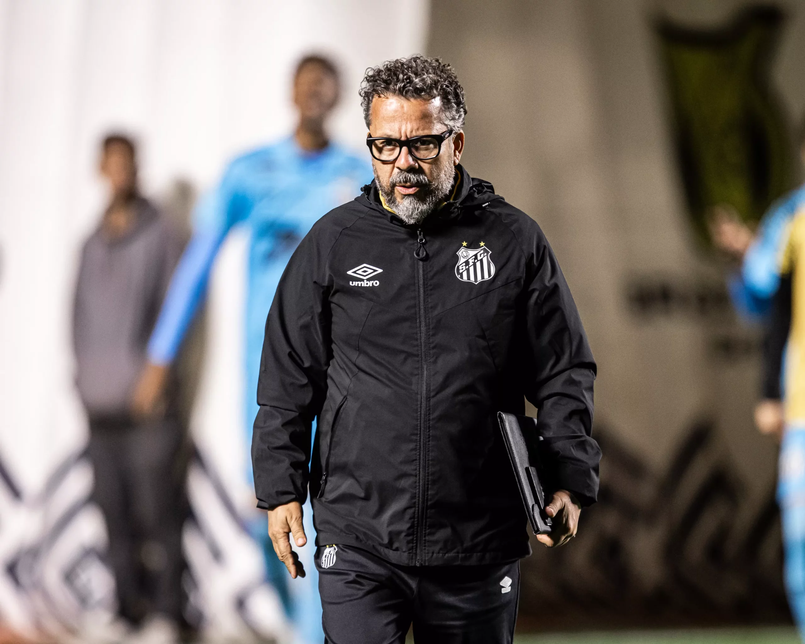 Cléber Xavier é demitido do Santos