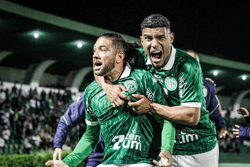Guarani vence após cinco derrapadas na Série C e cola na borda do G-8