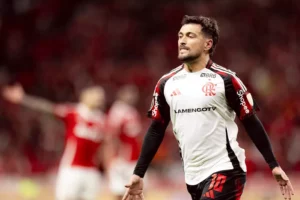 Flamengo em 'reconstrução', diz Filipe Luís após ter a vaga