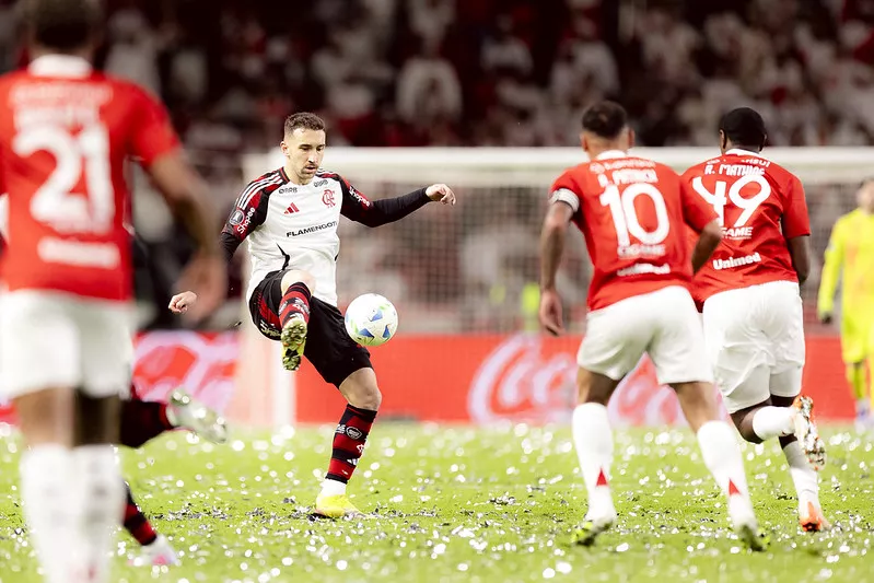 Internacional 0 x 2 Flamengo – Colorado solta papéis, mas Mengão faz a festa 2 54734475486 4eaa273f74 c