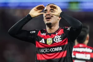 Seleção FI da 21ª rodada do Brasileirão com pilares de Flamengo e Palmeiras