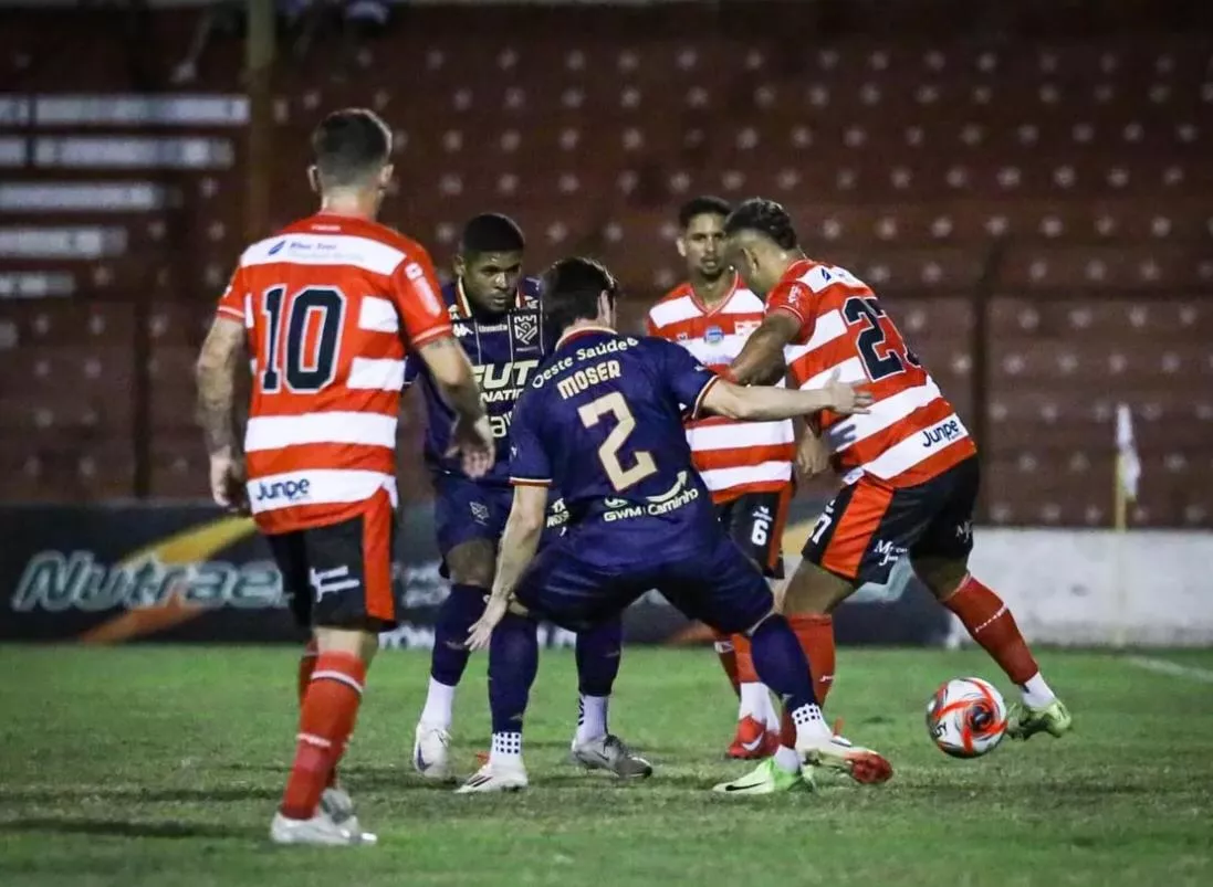 Linense está invicto no estádio Gilbertão (Foto: Alexandre Vicente / CAL)
