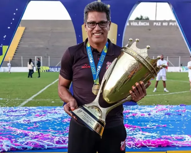 Figueirense encaminha chegada de técnico campeão do Paulista A2