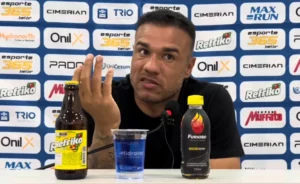 Roger abre o jogo sobre elenco do Londrina e avalia: 