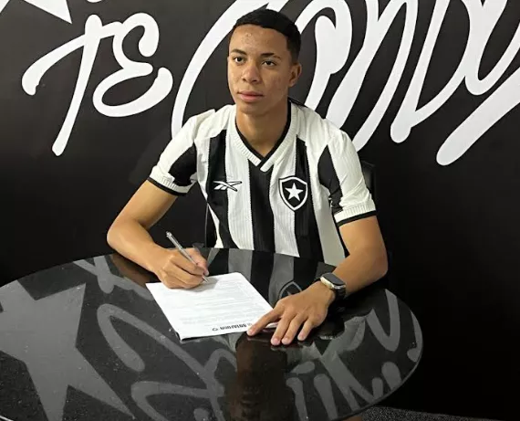 EXCLUSIVO! Casa Soccer apresenta garoto destaque de SC ao Botafogo-RJ