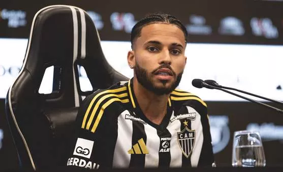 Alexsander chega ao Atlético-MG, fala em recomeço e seleção