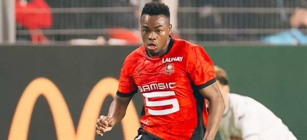 Vasco fecha a contratação do atacante Andrés Gómez, do Rennes